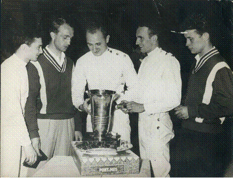 Fot. 38. Drużynowi mistrzowie świata w szabli z 1961 r. Od lewej: Wojciech Zabłocki, Ryszard Zub, Jerzy Pawłowski, Emil Ochyra, Franciszek Sobczak
