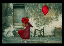 Taniec z kotem z balonem w tle